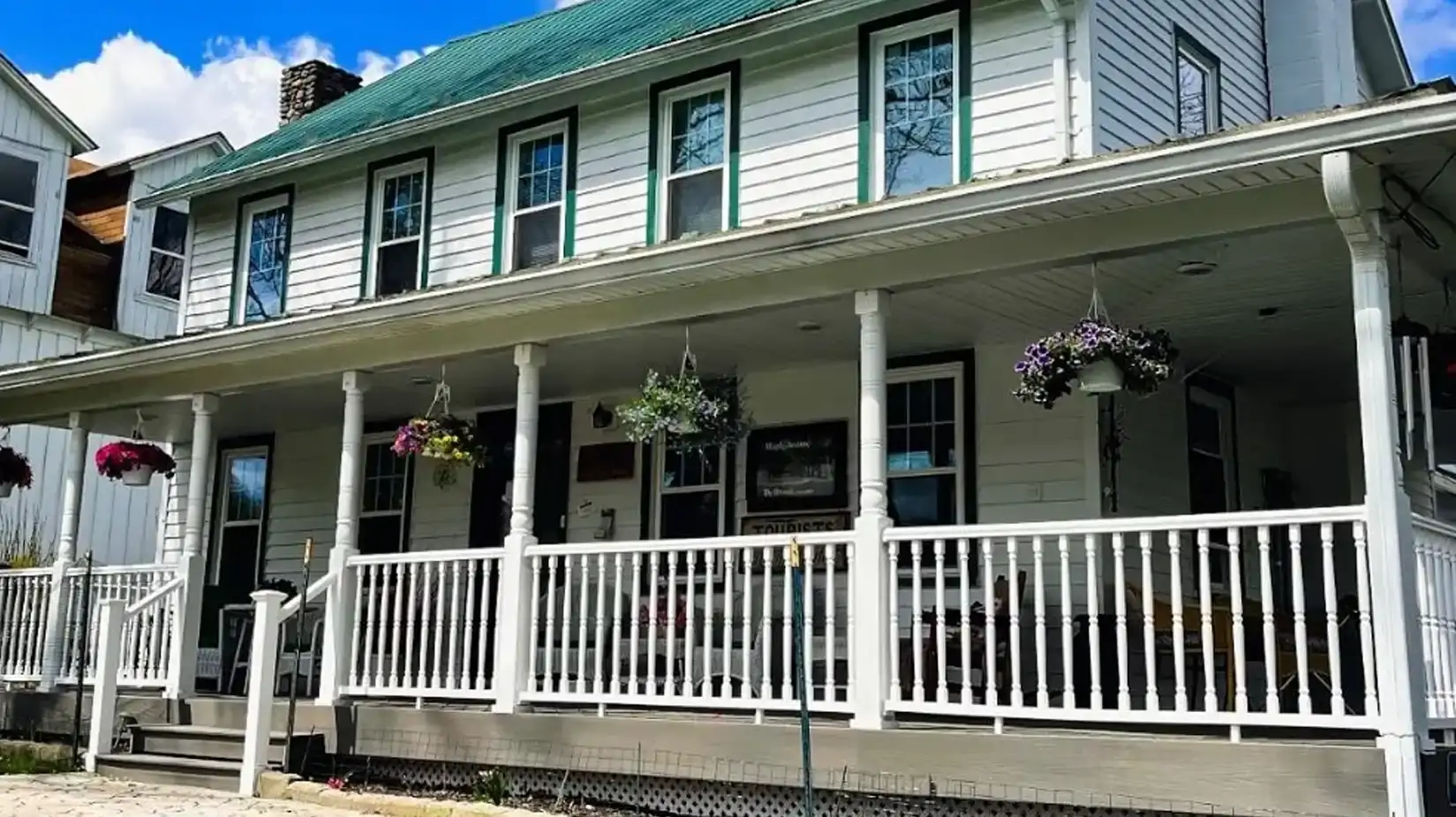The Rose Cottage In De Bruce sponsor artwork